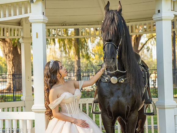 Quinceanera photoshoot at Rose Garden in Riverside Ca. Sesion de fotos en caballos, Gustavo Villarreal Photography, 323-633-8283