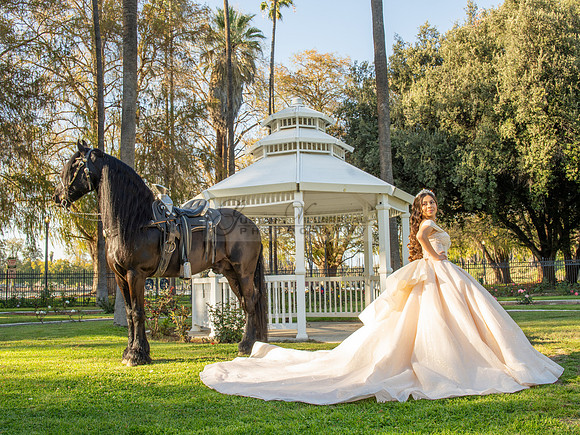 Quinceanera photoshoot at Rose Garden in Riverside Ca. Sesion de fotos en caballos, Gustavo Villarreal Photography, 323-633-8283