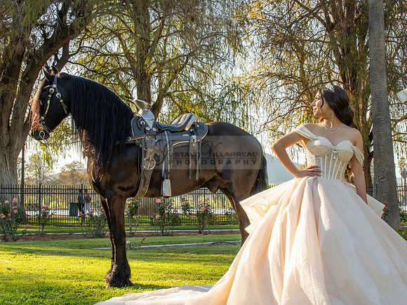 Quinceanera photoshoot at Rose Garden in Riverside Ca. Sesion de fotos en caballos, Gustavo Villarreal Photography, 323-633-8283