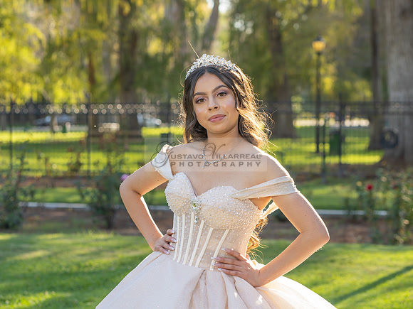 Quinceanera photoshoot at Rose Garden in Riverside Ca. Sesion de fotos en caballos, Gustavo Villarreal Photography, 323-633-8283