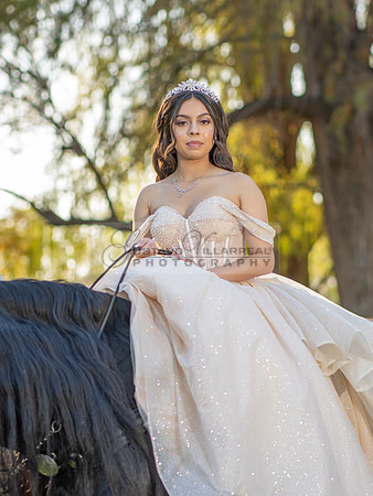 Quinceanera photoshoot at Rose Garden in Riverside Ca. Sesion de fotos en caballos, Gustavo Villarreal Photography, 323-633-8283