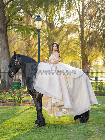 Quinceanera photoshoot at Rose Garden in Riverside Ca. Sesion de fotos en caballos, Gustavo Villarreal Photography, 323-633-8283