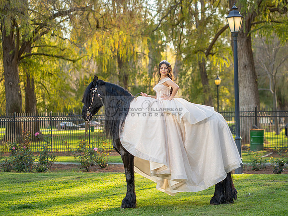 Quinceanera photoshoot at Rose Garden in Riverside Ca. Sesion de fotos en caballos, Gustavo Villarreal Photography, 323-633-8283