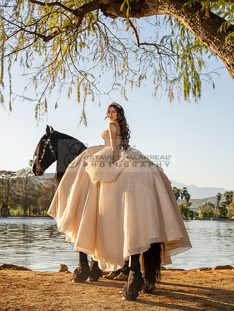 Quinceanera photoshoot at Rose Garden in Riverside Ca. Sesion de fotos en caballos, Gustavo Villarreal Photography, 323-633-8283