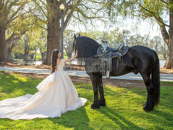 Quinceanera photoshoot at Rose Garden in Riverside Ca. Sesion de fotos en caballos, Gustavo Villarreal Photography, 323-633-8283