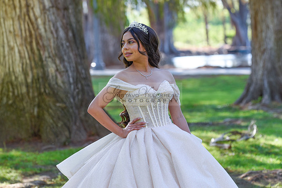 Quinceanera photoshoot at Rose Garden in Riverside Ca. Sesion de fotos en caballos, Gustavo Villarreal Photography, 323-633-8283