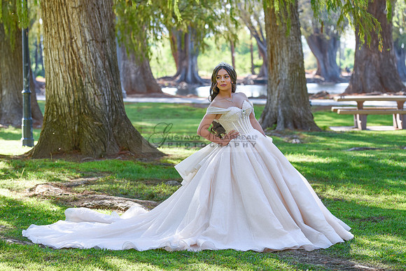 Quinceanera photoshoot at Rose Garden in Riverside Ca. Sesion de fotos en caballos, Gustavo Villarreal Photography, 323-633-8283