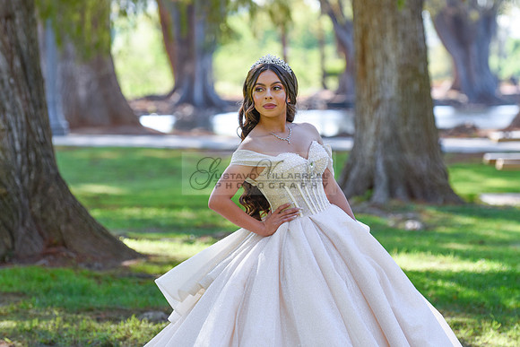 Quinceanera photoshoot at Rose Garden in Riverside Ca. Sesion de fotos en caballos, Gustavo Villarreal Photography, 323-633-8283