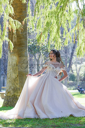 Quinceanera photoshoot at Rose Garden in Riverside Ca. Sesion de fotos en caballos, Gustavo Villarreal Photography, 323-633-8283