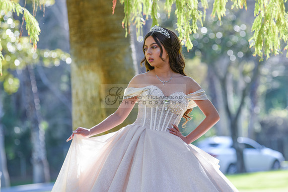 Quinceanera photoshoot at Rose Garden in Riverside Ca. Sesion de fotos en caballos, Gustavo Villarreal Photography, 323-633-8283