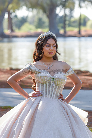 Quinceanera photoshoot at Rose Garden in Riverside Ca. Sesion de fotos en caballos, Gustavo Villarreal Photography, 323-633-8283