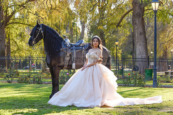 Quinceanera photoshoot at Rose Garden in Riverside Ca. Sesion de fotos en caballos, Gustavo Villarreal Photography, 323-633-8283