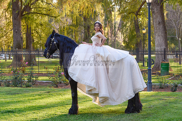 Quinceanera photoshoot at Rose Garden in Riverside Ca. Sesion de fotos en caballos, Gustavo Villarreal Photography, 323-633-8283