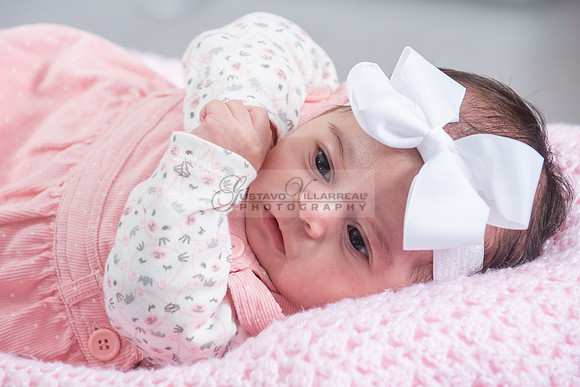 Baby girl studio photo session, maternity photos, family photos