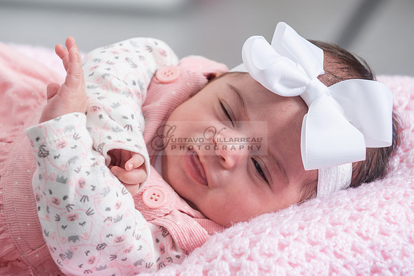 Baby girl studio photo session, maternity photos, family photos