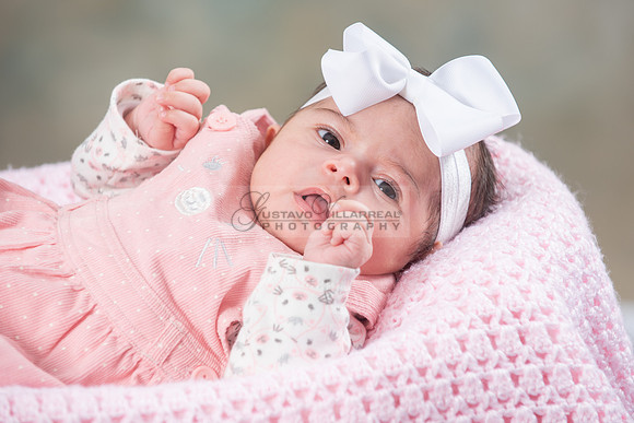 Baby girl studio photo session, maternity photos, family photos