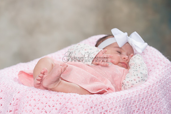 Baby girl studio photo session, maternity photos, family photos