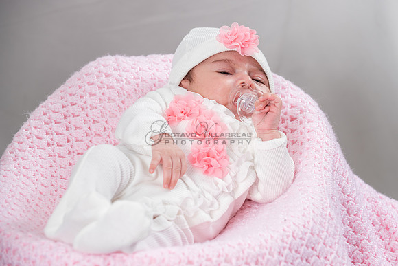 Baby girl studio photo session, maternity photos, family photos