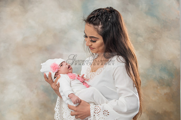 Baby girl studio photo session, maternity photos, family photos