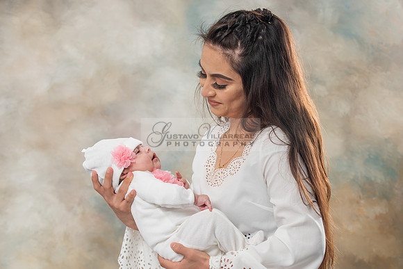 Baby girl studio photo session, maternity photos, family photos