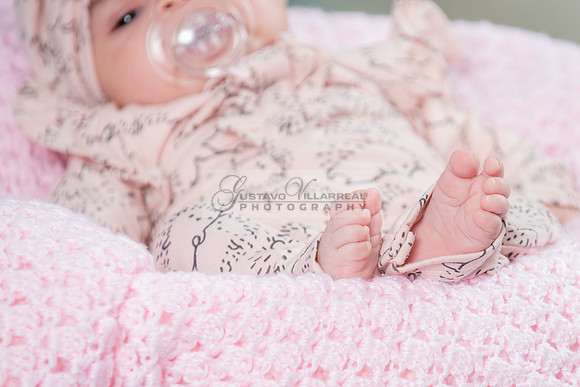 Baby girl studio photo session, maternity photos, family photos