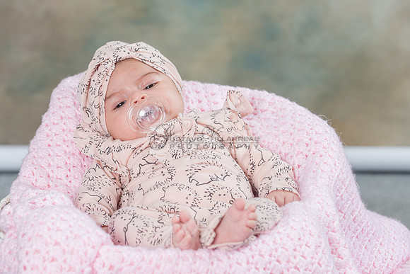 Baby girl studio photo session, maternity photos, family photos