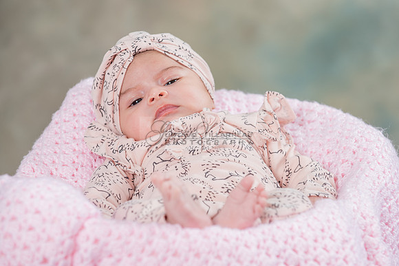 Baby girl studio photo session, maternity photos, family photos