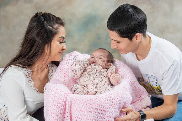 Baby girl studio photo session, maternity photos, family photos