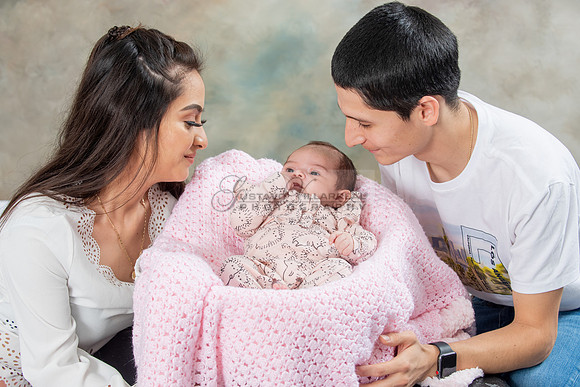 Baby girl studio photo session, maternity photos, family photos