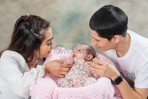 Baby girl studio photo session, maternity photos, family photos