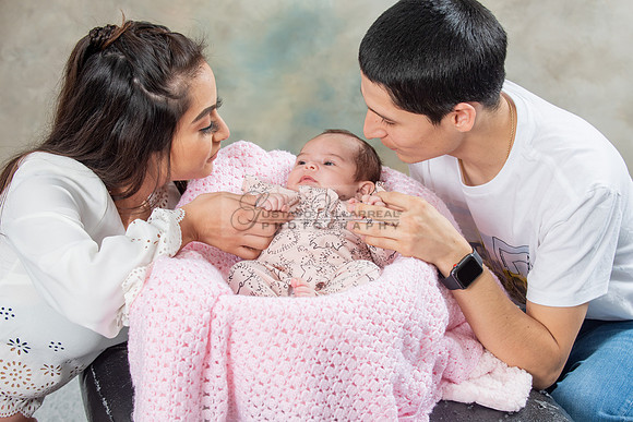 Baby girl studio photo session, maternity photos, family photos