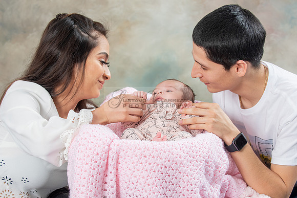 Baby girl studio photo session, maternity photos, family photos