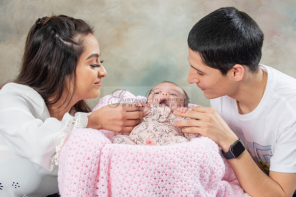 Baby girl studio photo session, maternity photos, family photos