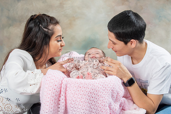 Baby girl studio photo session, maternity photos, family photos