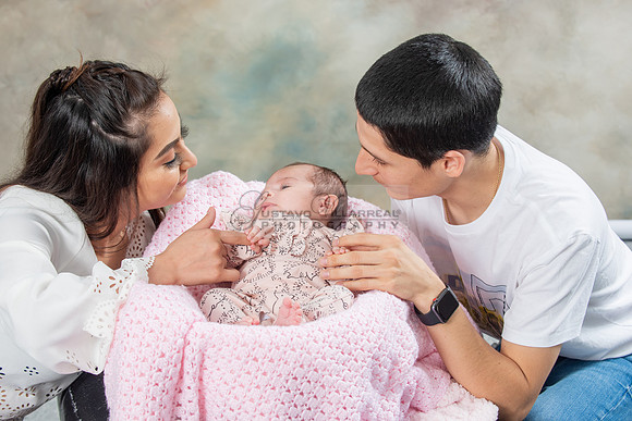 Baby girl studio photo session, maternity photos, family photos