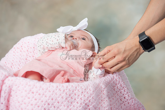 Baby girl studio photo session, maternity photos, family photos