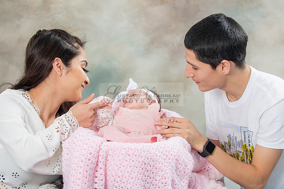 Baby girl studio photo session, maternity photos, family photos