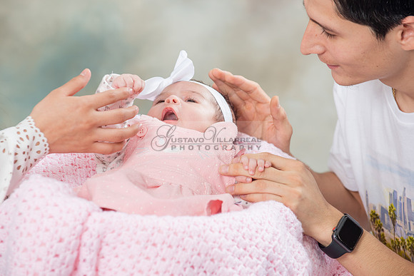 Baby girl studio photo session, maternity photos, family photos