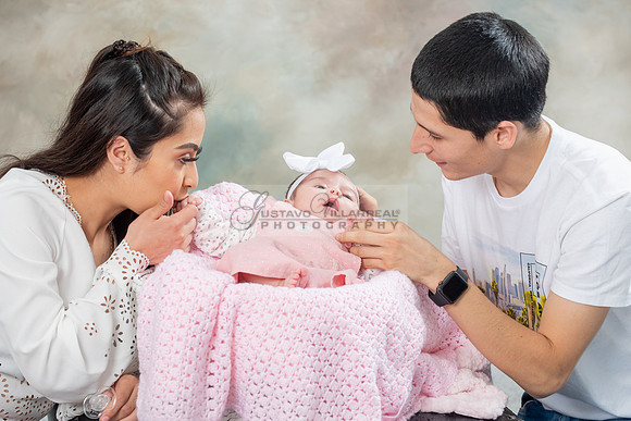 Baby girl studio photo session, maternity photos, family photos