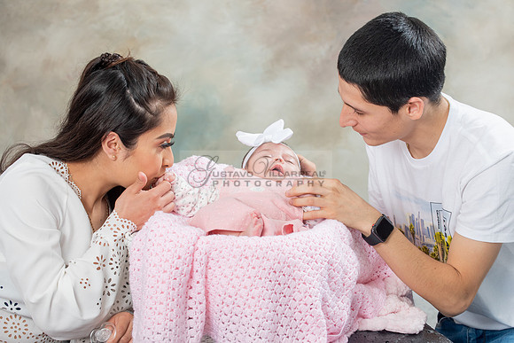 Baby girl studio photo session, maternity photos, family photos