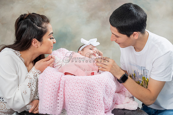 Baby girl studio photo session, maternity photos, family photos
