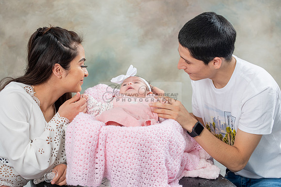 Baby girl studio photo session, maternity photos, family photos