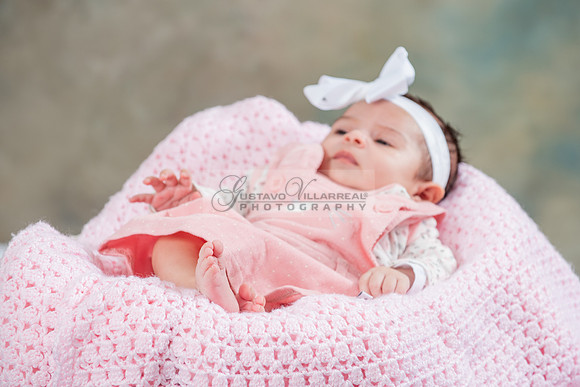 Baby girl studio photo session, maternity photos, family photos