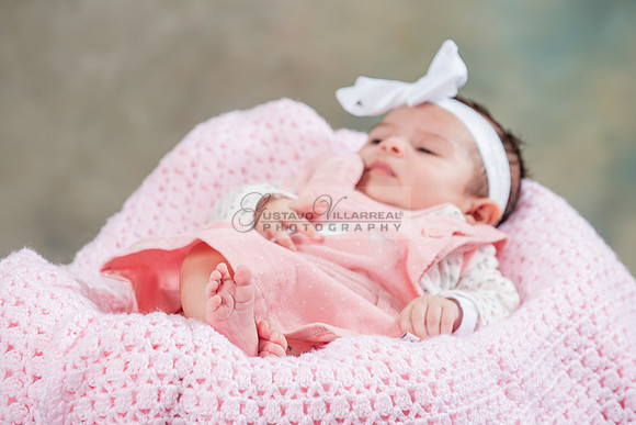 Baby girl studio photo session, maternity photos, family photos