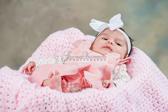 Baby girl studio photo session, maternity photos, family photos