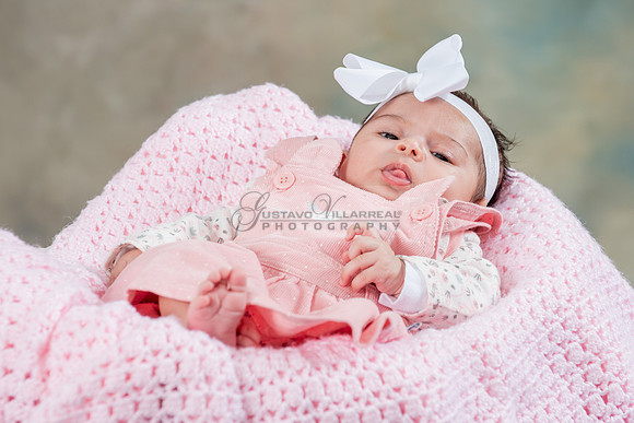 Baby girl studio photo session, maternity photos, family photos