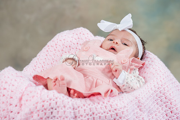 Baby girl studio photo session, maternity photos, family photos