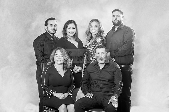 Family studio photo session, Maternity photos, baby photos by Gustavo Villarreal Photography, 323-633-8283