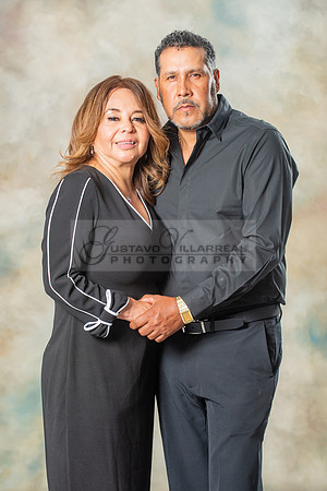 Family studio photo session, Maternity photos, baby photos by Gustavo Villarreal Photography, 323-633-8283