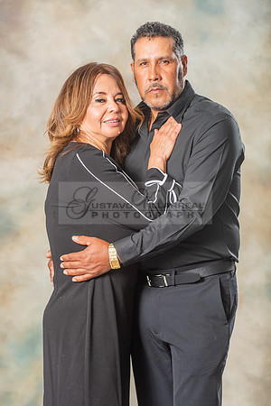 Family studio photo session, Maternity photos, baby photos by Gustavo Villarreal Photography, 323-633-8283